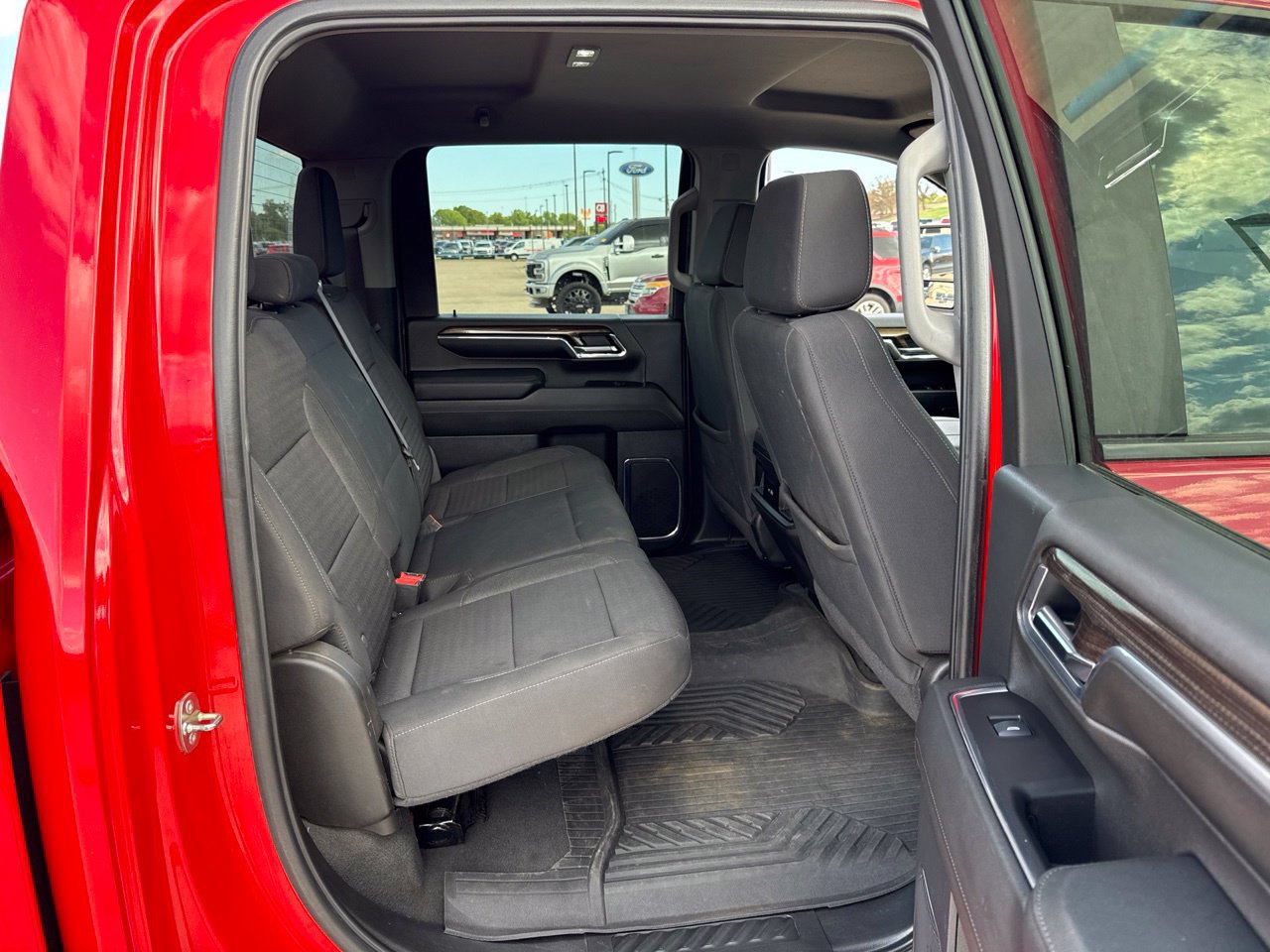 Used 2024 Chevrolet Silverado 2500 LT w/ Convenience Package AWD/4WD image 11