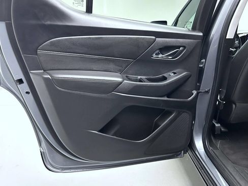 Used 2020 Chevrolet Traverse RS AWD/4WD image 21
