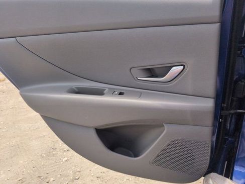 Used 2025 Hyundai Elantra SEL FWD image 26
