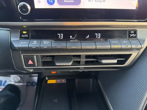 Used 2025 Toyota Camry SE image 15