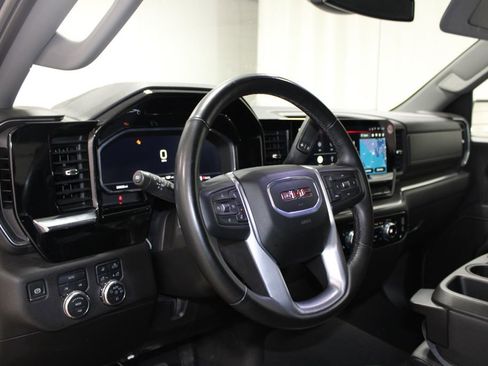 Used 2025 GMC Sierra 1500 SLT image 16