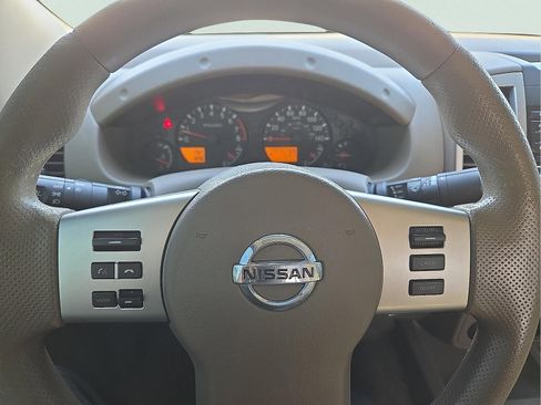 Used 2015 Nissan Frontier SV image 24