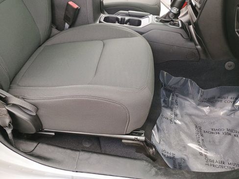 Used 2018 Jeep Wrangler Unlimited Sport image 22