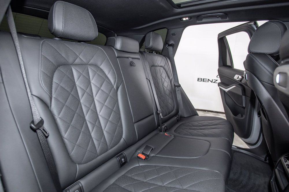Used 2025 BMW X5 sDrive40i w/ M Sport Package RWD image 15