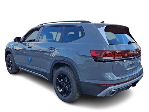 New 2026 Volkswagen Atlas Peak Edition image 3