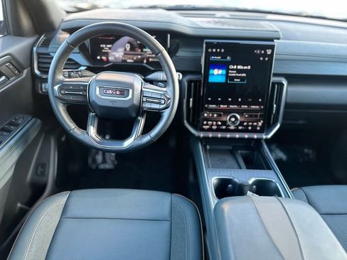 Used 2024 GMC Acadia AT4 image 10