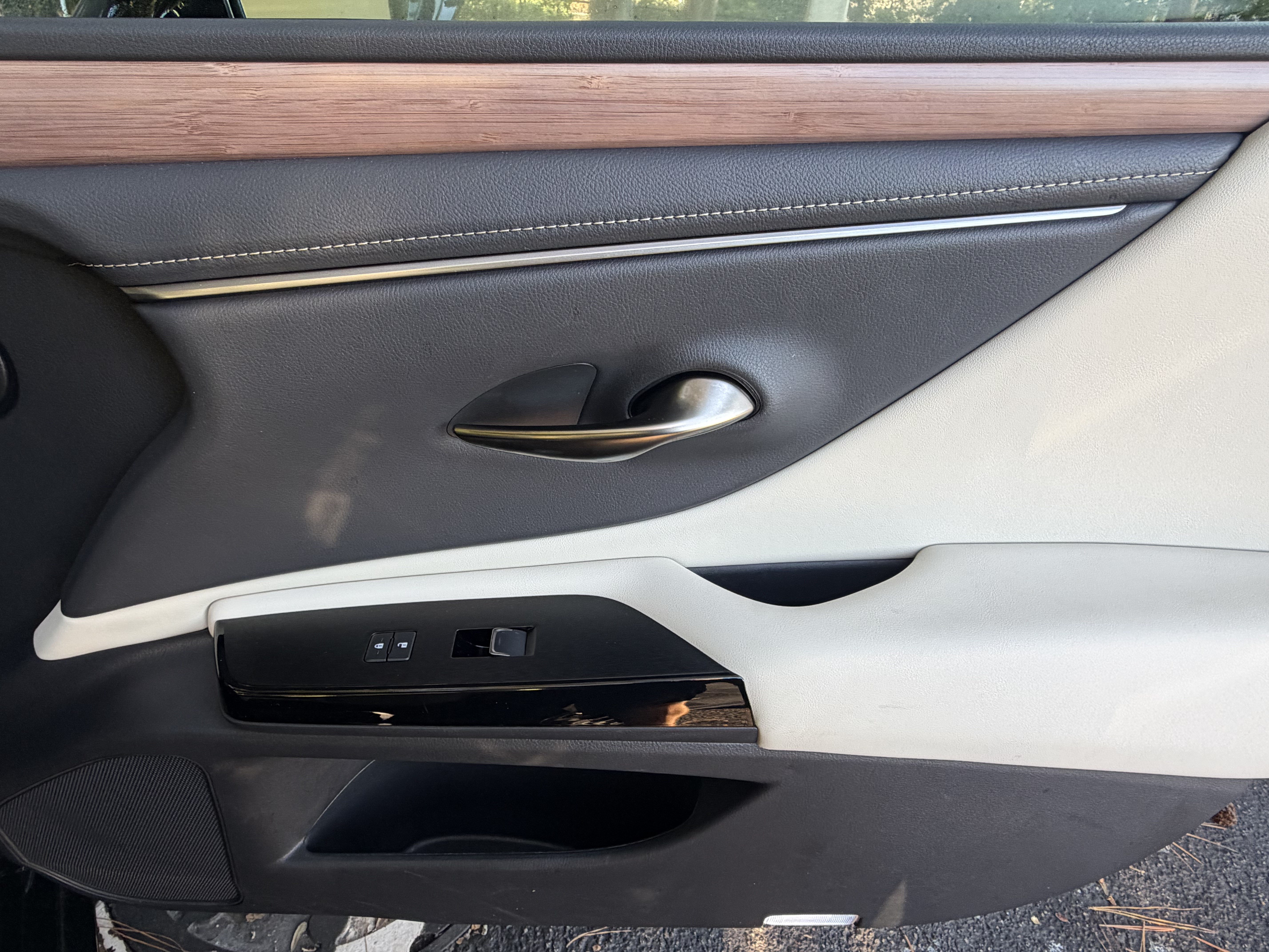 Used 2025 Lexus ES 350 w/ Premium Package FWD image 38
