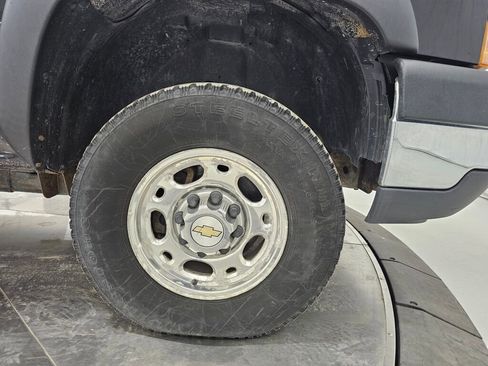 Used 2004 Chevrolet Silverado 2500 LS image 11