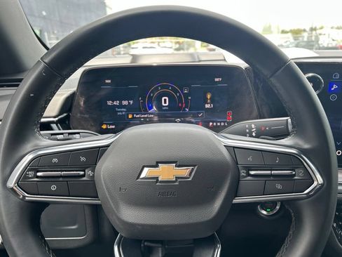 Used 2025 Chevrolet Tahoe LT RWD image 17
