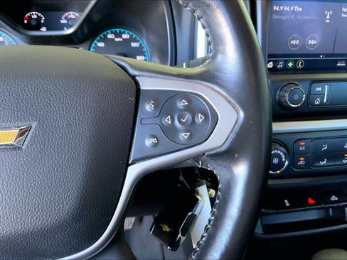 Used 2022 Chevrolet Colorado LT w/ Chrome Appearance Package image 23