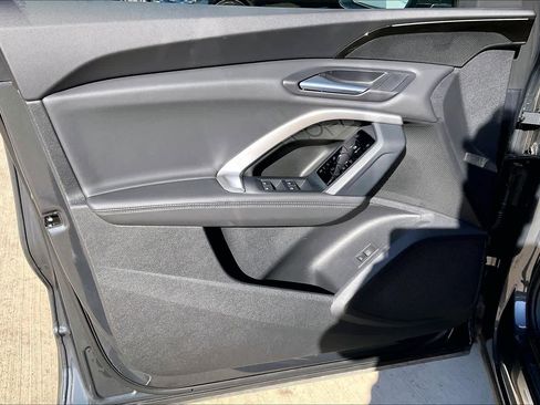 Used 2025 Audi Q5 Premium w/ Convenience Package image 20