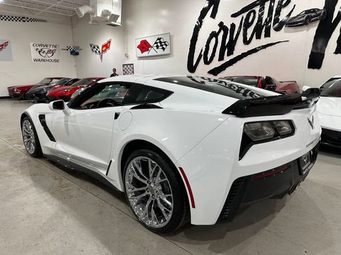 Used 2016 Chevrolet Corvette Z06 w/ 3LZ Preferred Equipment Group RWD image 30