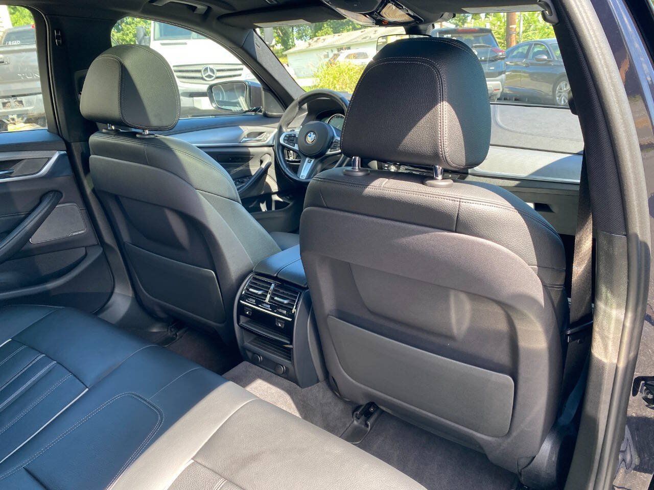 Used 2018 BMW 530i xDrive AWD/4WD image 29