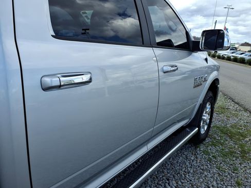 Used 2018 RAM 3500 Laramie image 19