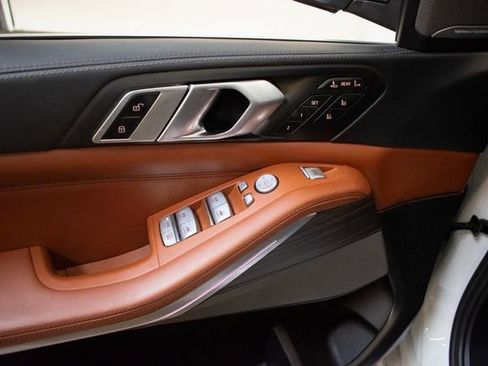 Used 2023 BMW X7 xDrive40i w/ Executive Package image 23