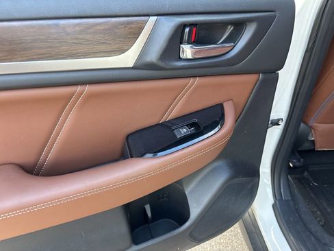 Used 2019 Subaru Outback 2.5i Touring w/ Popular Package #3A image 9