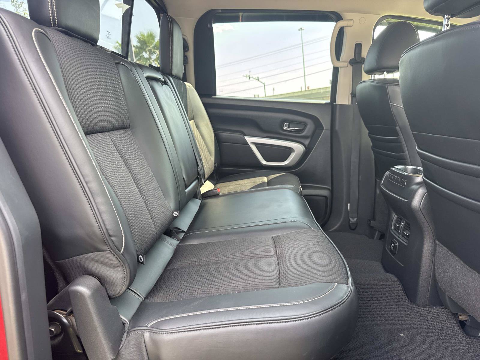 Used 2017 Nissan Titan PRO-4X AWD/4WD image 10