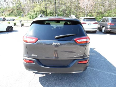 Used 2017 Jeep Cherokee Limited FWD image 5