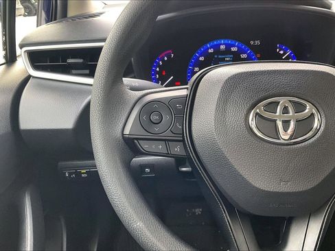 Used 2020 Toyota Corolla LE image 19