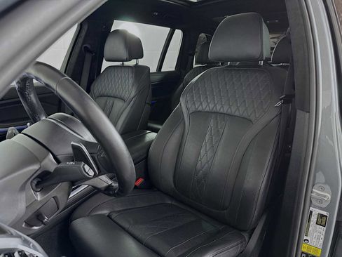 Used 2024 BMW X7 xDrive40i w/ Executive Package image 11