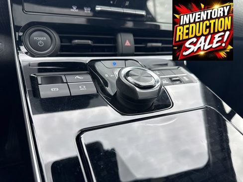 Used 2023 Toyota bZ4X AWD image 13
