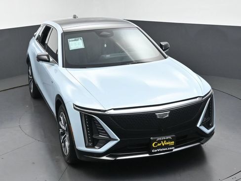 Used 2024 Cadillac Lyriq Sport RWD image 6