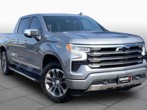 Used 2023 Chevrolet Silverado 1500 High Country w/ Z71 Off-Road Package AWD/4WD image 2
