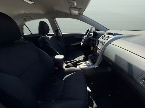 Used 2013 Toyota Corolla S image 17