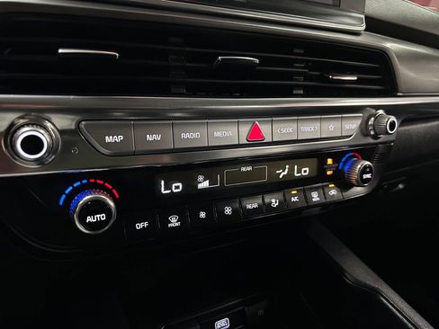 Used 2022 Kia Telluride LX image 20