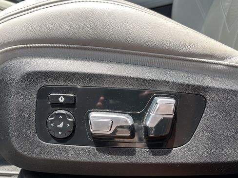 Used 2024 BMW XM AWD/4WD image 38