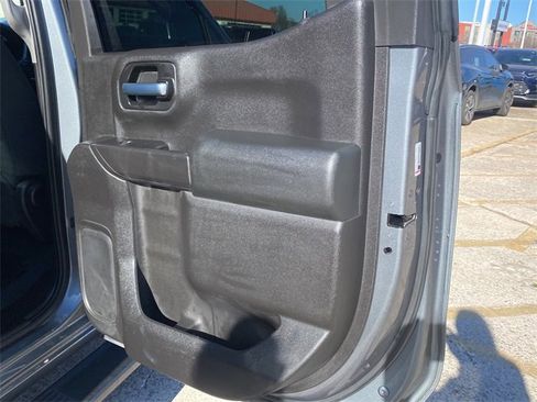 Used 2020 Chevrolet Silverado 1500 LT w/ Texas Edition image 11