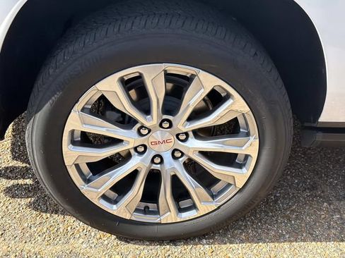 Used 2023 GMC Yukon XL Denali RWD image 5