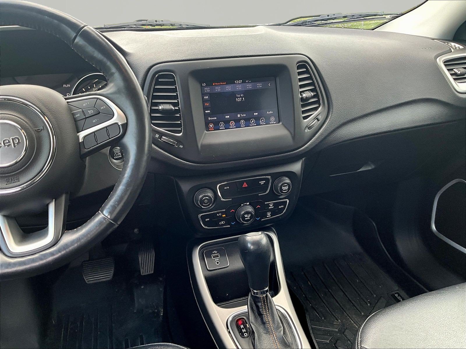 Used 2017 Jeep Compass Latitude w/ Popular Equipment Group FWD image 9