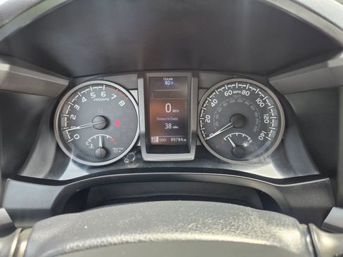 Used 2018 Toyota Tacoma TRD Sport w/ Technology Package AWD/4WD image 17