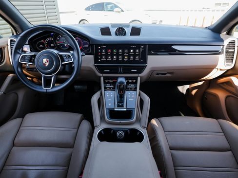 Certified 2023 Porsche Cayenne image 24