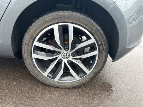 Used 2016 Volkswagen Golf SE w/ Lighting Package image 9