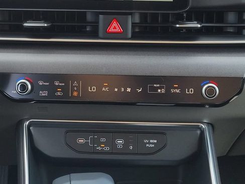 New 2026 Kia Carnival EX FWD image 18