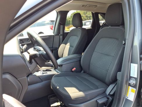 Certified 2025 Ford Escape Active w/ Cold Weather Package FWD image 12