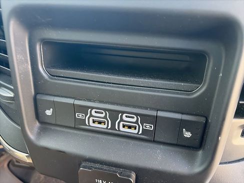 Used 2026 RAM 1500 Laramie AWD/4WD image 19