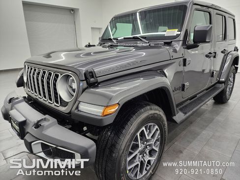 New 2025 Jeep Wrangler Sahara image 7
