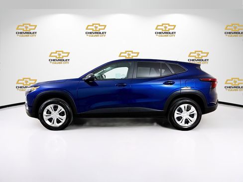 Used 2024 Chevrolet Trax LS FWD image 4