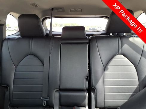 Used 2022 Toyota Highlander XLE image 19