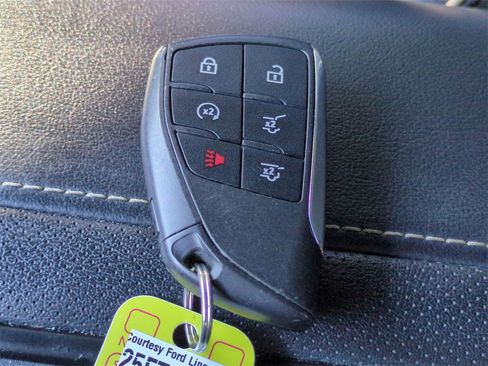 Used 2021 GMC Yukon SLT image 28