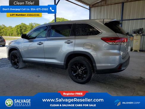 Used 2019 Toyota Highlander Plus FWD image 3