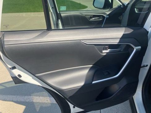 Used 2025 Toyota RAV4 XLE image 21
