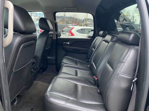 Used 2012 Chevrolet Avalanche LTZ image 22