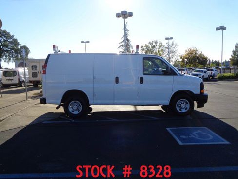 Used 2017 Chevrolet Express 2500 image 9