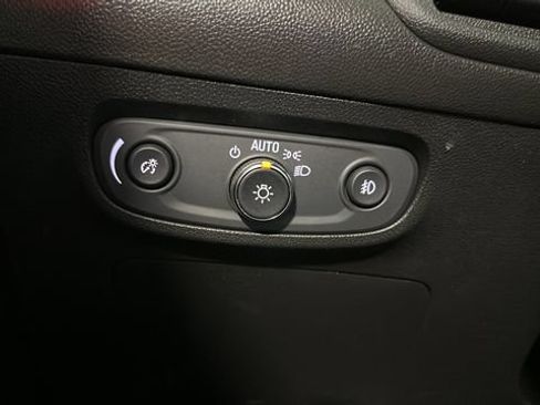 Used 2022 Buick Encore GX Essence w/ Advanced Technology Package FWD image 12