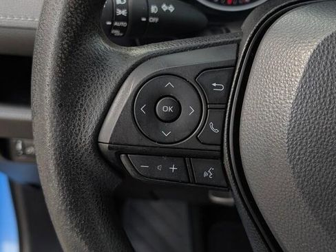 Used 2021 Toyota RAV4 XLE image 17