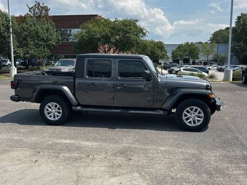 Used 2023 Jeep Gladiator Sport AWD/4WD image 8